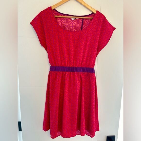 Cute Roxy Dress with open back - Picture 2 of 5